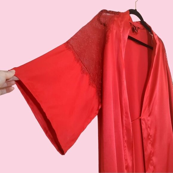 Victoria's Secret Womens Satiny Lacy Red Robe Size Medium - Picture 2 of 15